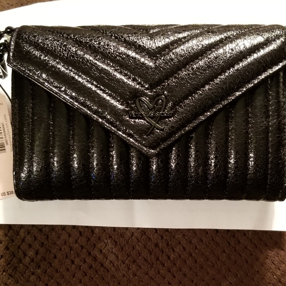 NWT VICTORIA SECRET WALLET WITH STRAP.
